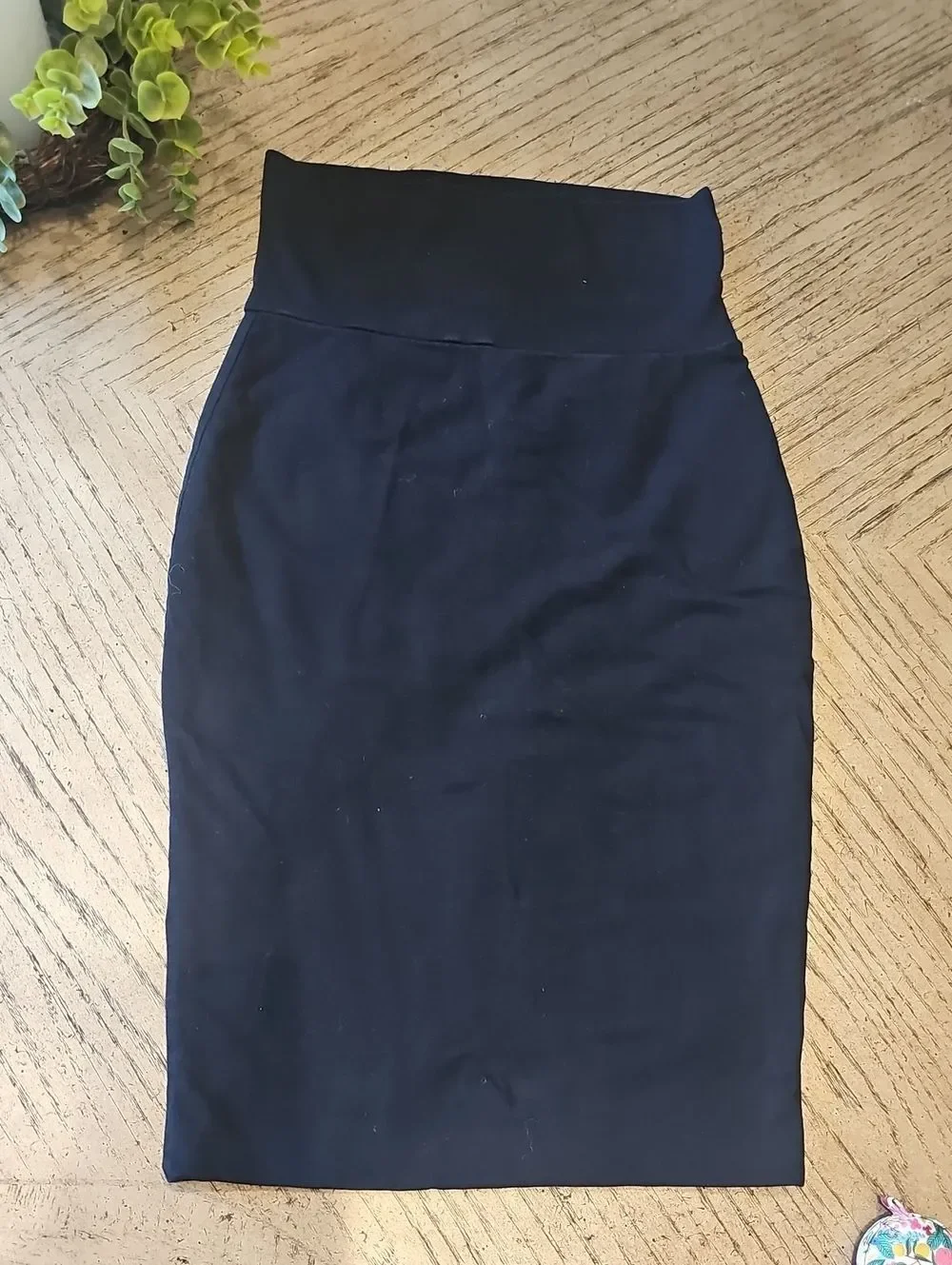 Classic Black High-Waist Pencil Skirt Size S